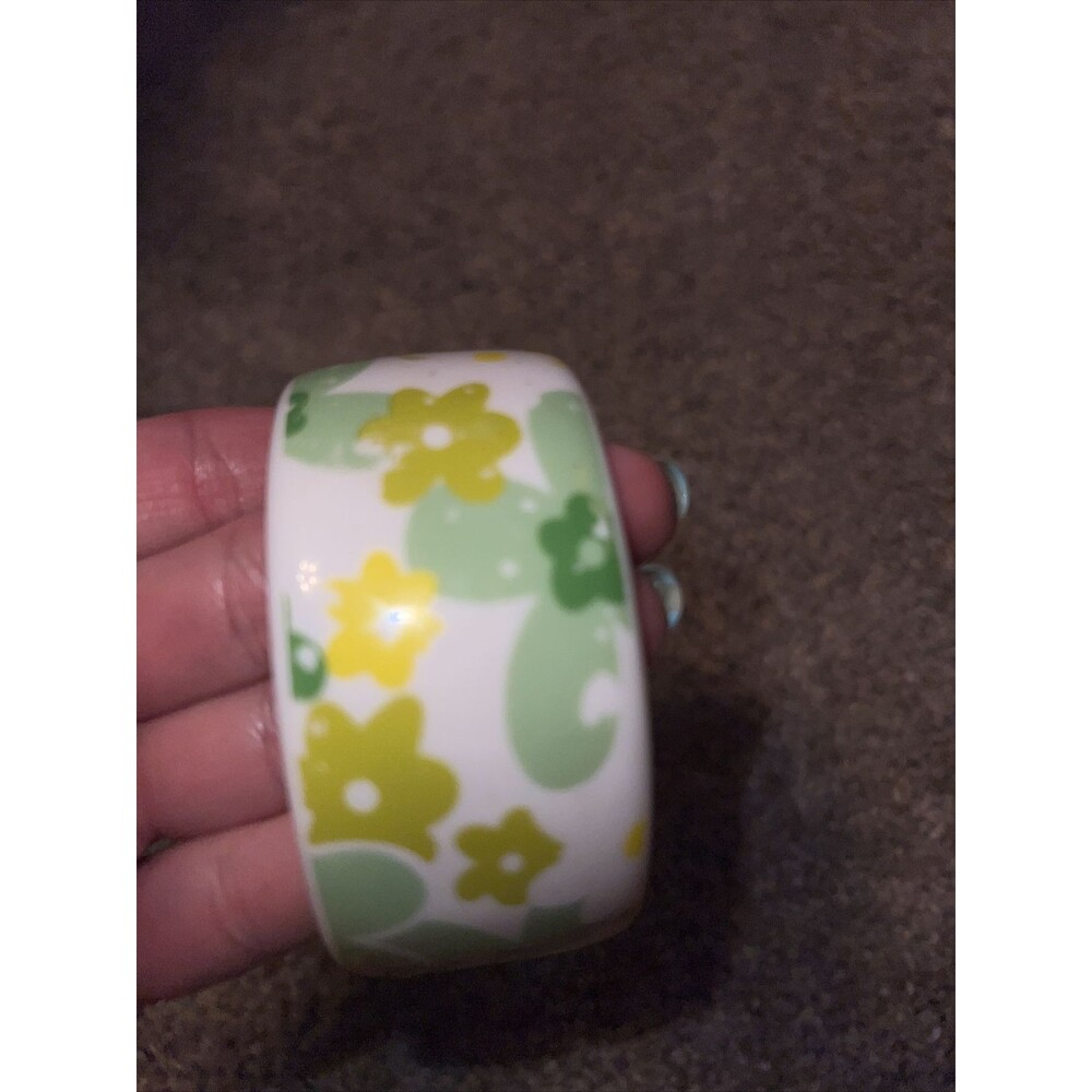Vtg Retro 70's Greens Yellow Flower White X Wide Classic Lucite Bangle Bracelet